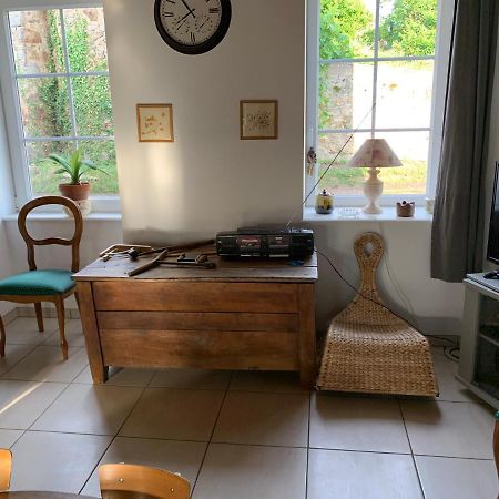 Busset Liages Situe Dans Le Bourbonnais 1 Chambres Lit Double Et Un Clic Clac Kültér fotó