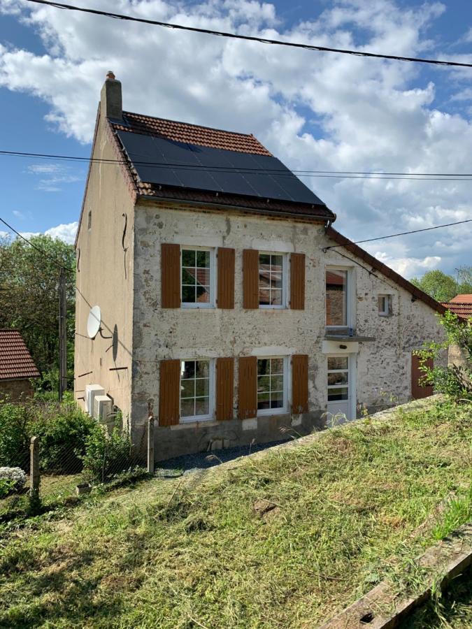 Busset Liages Situe Dans Le Bourbonnais 1 Chambres Lit Double Et Un Clic Clac Kültér fotó