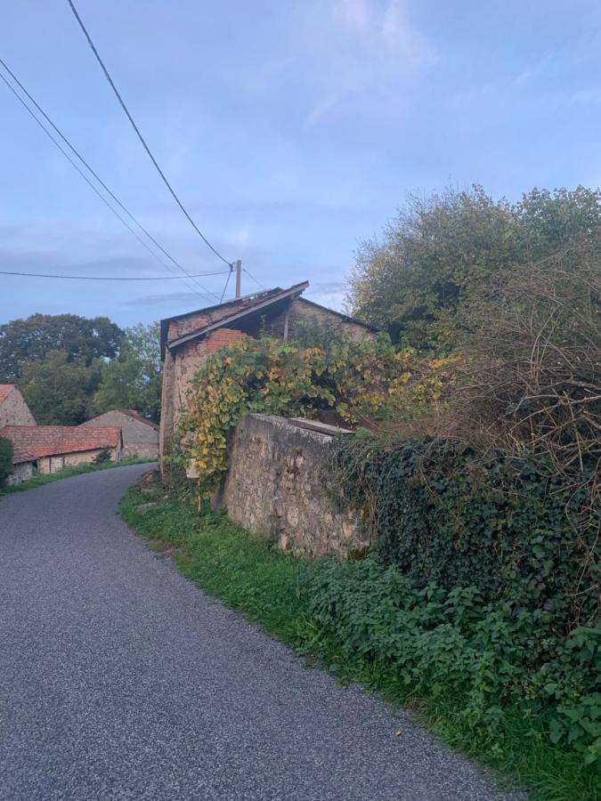 Busset Liages Situe Dans Le Bourbonnais 1 Chambres Lit Double Et Un Clic Clac Kültér fotó