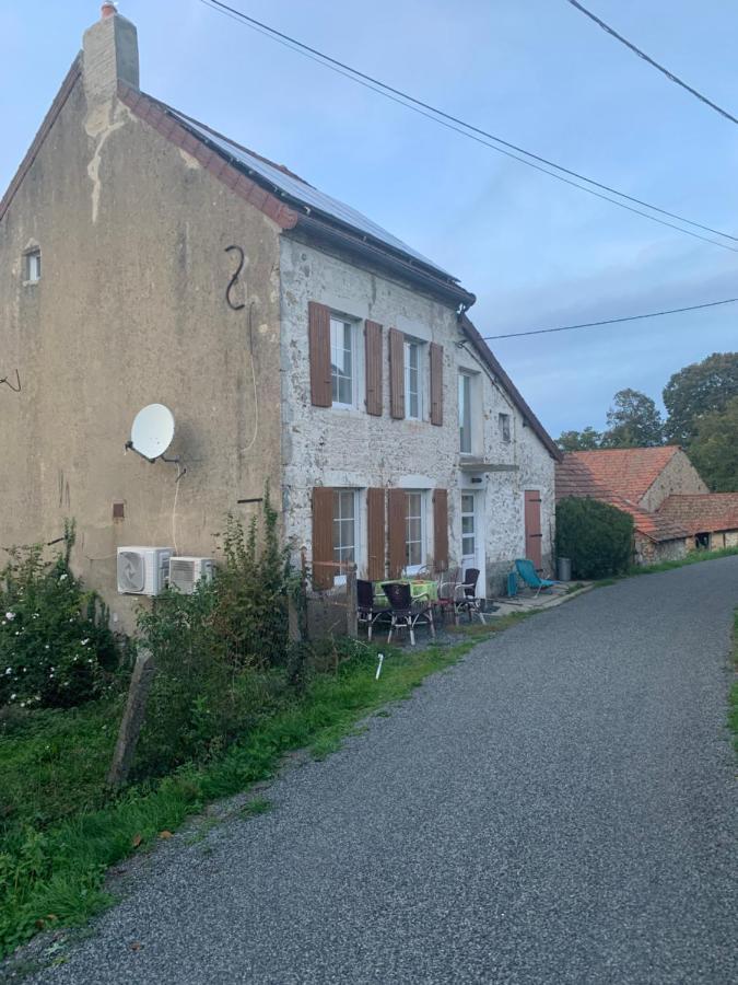 Busset Liages Situe Dans Le Bourbonnais 1 Chambres Lit Double Et Un Clic Clac Kültér fotó